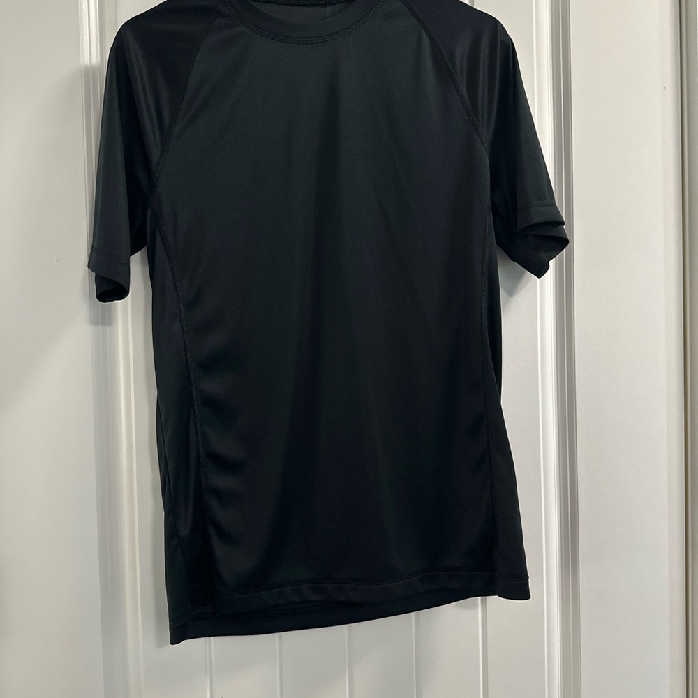 Amazon Essentials Black Short Sleeve Tee